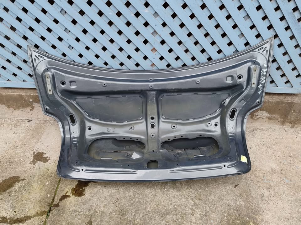 Tapa maleta Toyota Avensis 2005 - 2008 - Imagen 8