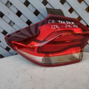 Foco trasero izquierdo Chevrolet Tracker 2021 - 2024