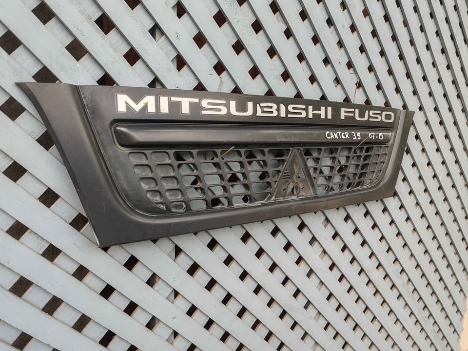 Máscara Mitsubishi Fuso Canter 2007 - 2015 - Imagen 2