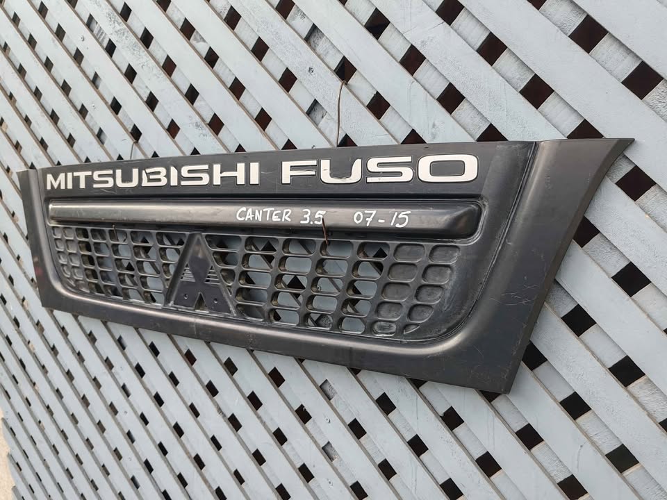Máscara Mitsubishi Fuso Canter 2007 - 2015 - Imagen 3
