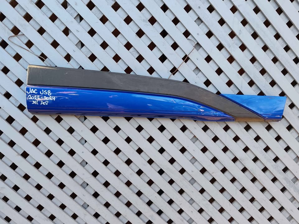 Moldura de puerta delantera derecha JAC JS8 2022 - 2024