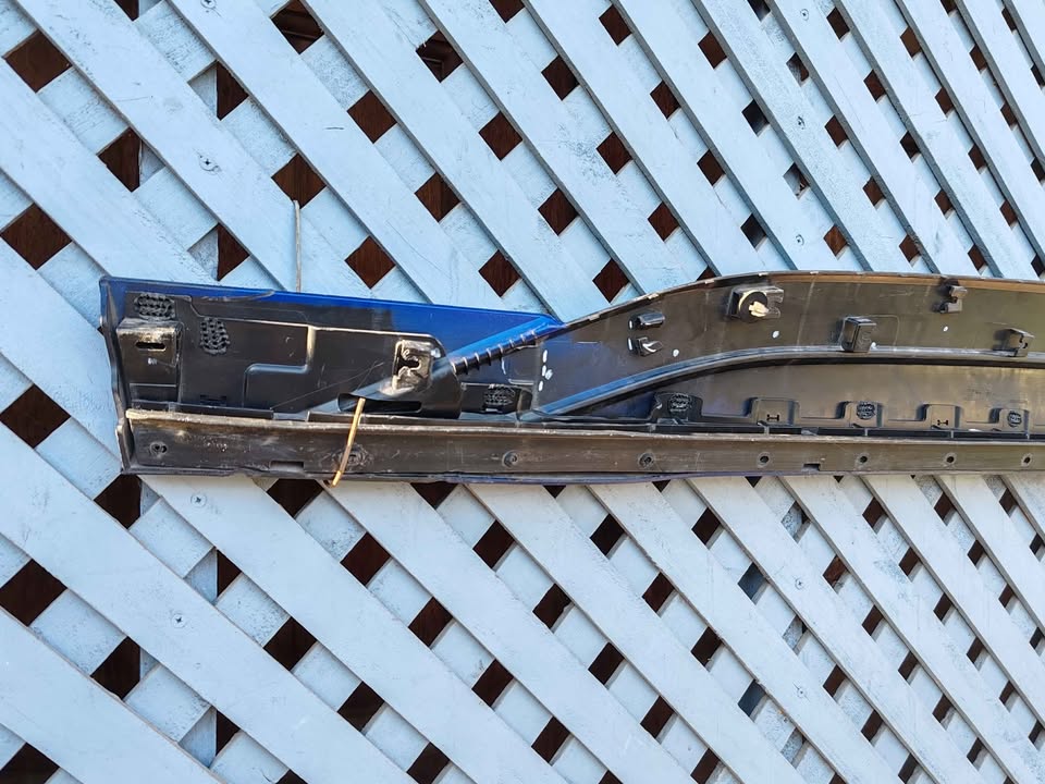 Moldura de puerta delantera derecha JAC JS8 2022 - 2024 - Imagen 8