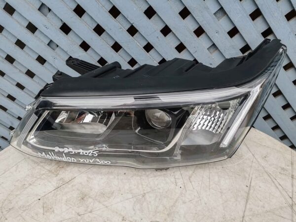 Óptico izquierdo Mahindra XUV 300 2023 - 2025 - Imagen 4