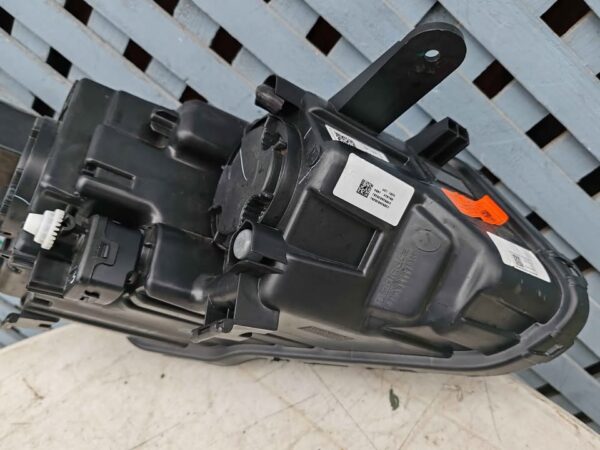 Óptico izquierdo Mahindra XUV 300 2023 - 2025 - Imagen 6