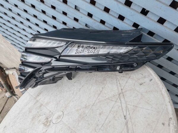 Óptico izquierdo superior Hyundai Tucson 2022 - 2025 - Imagen 2