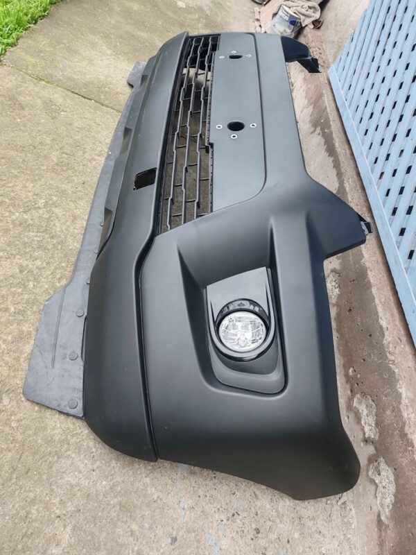 Parachoque delantero Mahindra Pickup 2018 - 2024 - Imagen 4