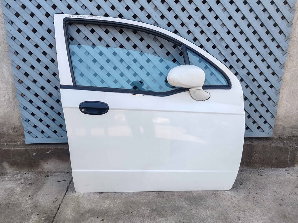 Puerta delantera derecha Chevrolet Spark 2006 - 2010