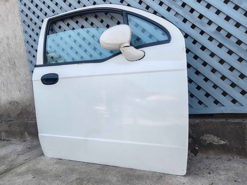 Puerta delantera derecha Chevrolet Spark 2006 - 2010 - Imagen 3