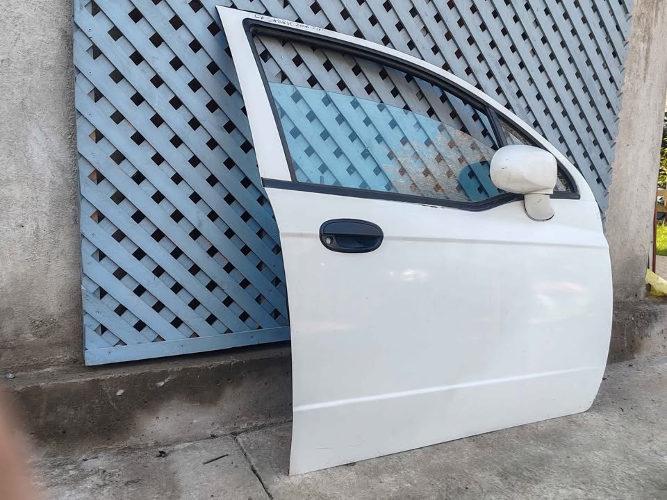 Puerta delantera derecha Chevrolet Spark 2006 - 2010 - Imagen 4