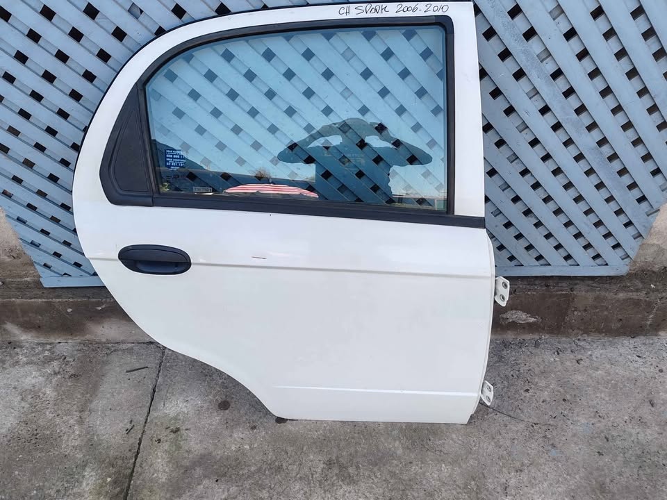 Puerta trasera derecha Chevrolet Spark 2006 - 2010 - Imagen 2