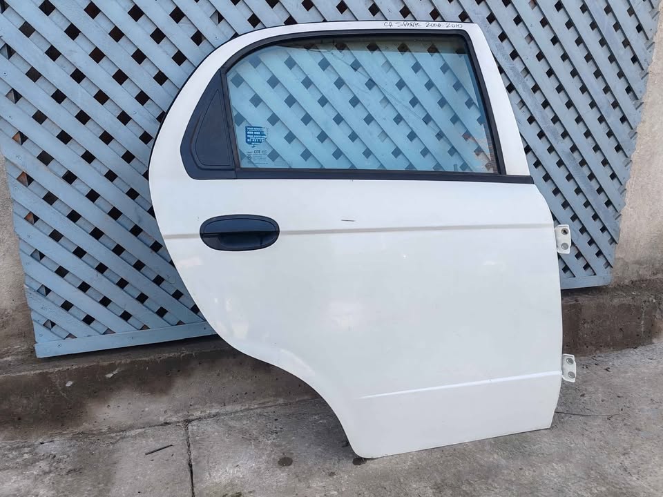 Puerta trasera derecha Chevrolet Spark 2006 - 2010 - Imagen 4