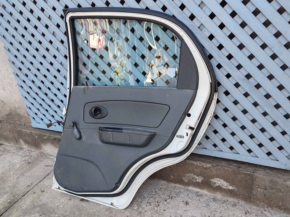 Puerta trasera derecha Chevrolet Spark 2006 - 2010 - Imagen 6