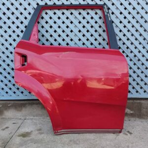 Puerta trasera derecha Mahindra XUV500 2012 - 2020