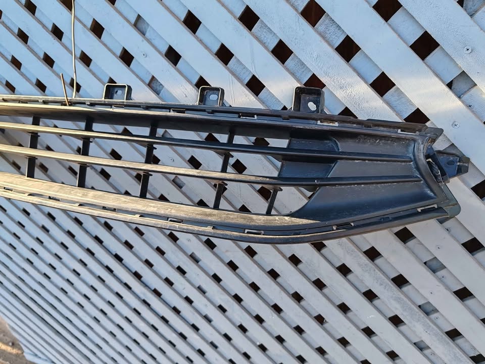 Rejilla de parachoque Suzuki Baleno 2023 - 2025 - Imagen 2