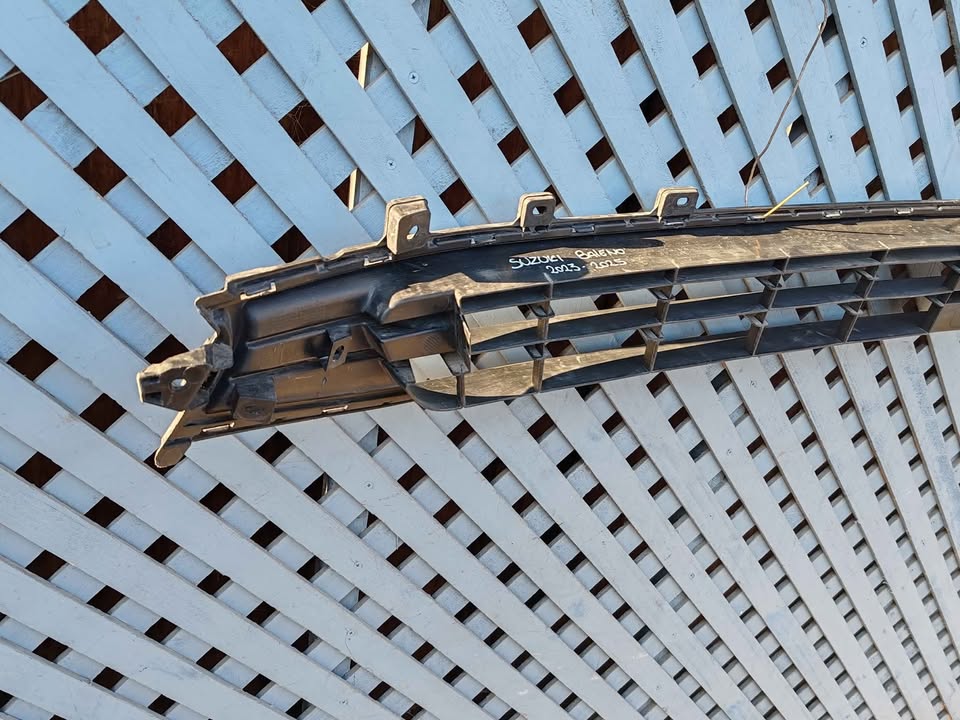 Rejilla de parachoque Suzuki Baleno 2023 - 2025 - Imagen 5