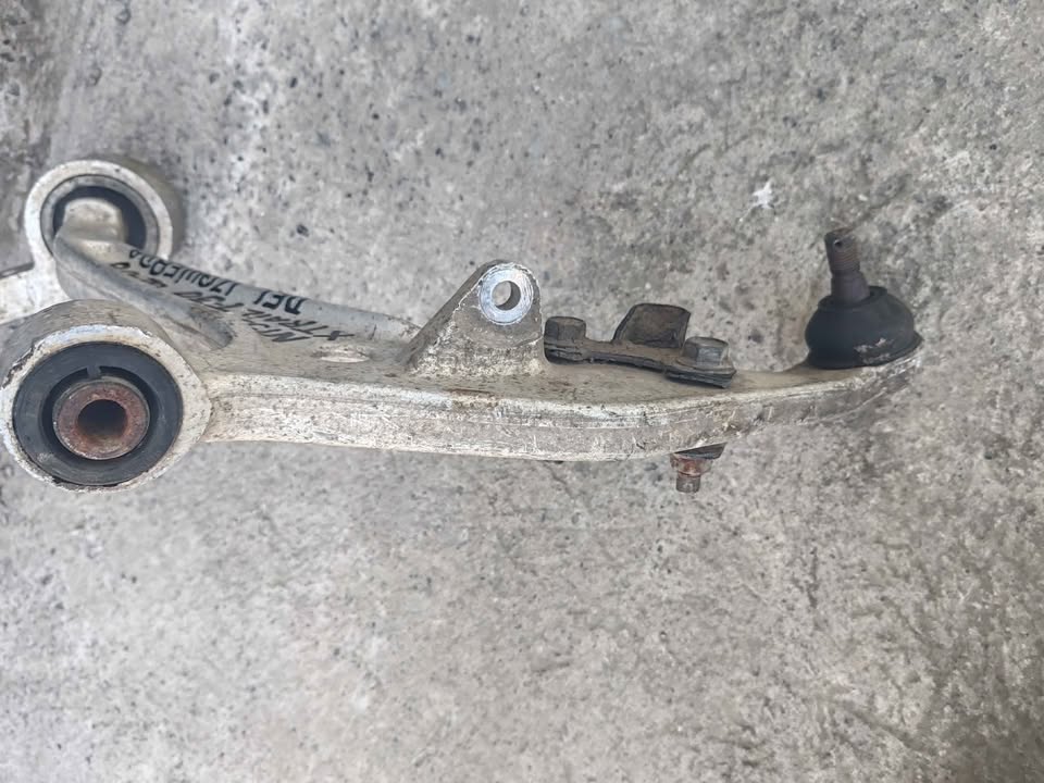 Bandeja delantera izquierda Nissan Xtrail T30 2002 - 2011 - Imagen 5