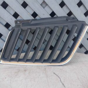 Máscara derecha Mitsubishi L200 2006 - 2009