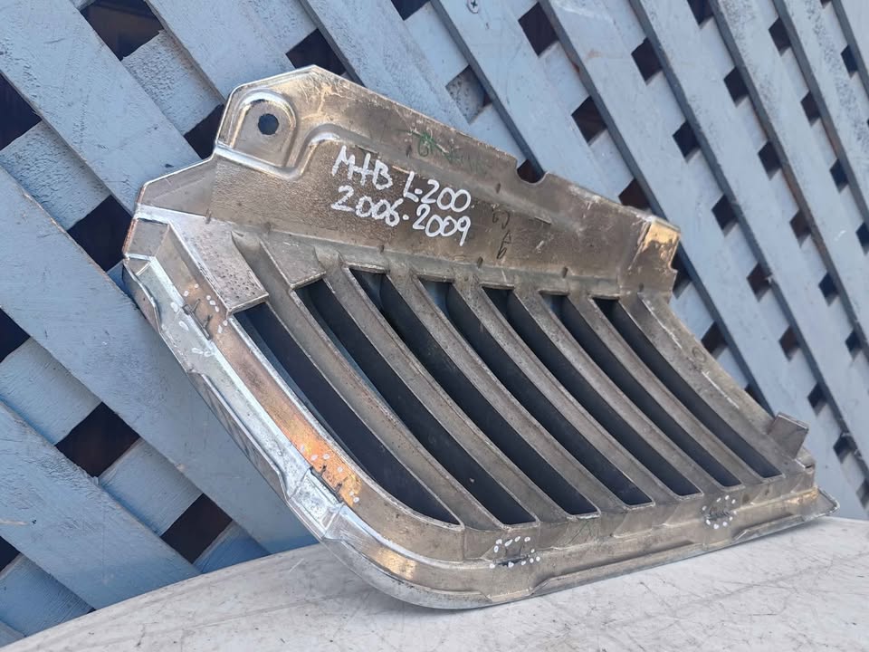 Máscara derecha Mitsubishi L200 2006 - 2009 - Imagen 5