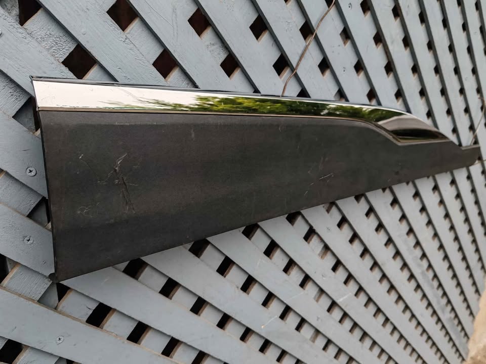 Moldura de puerta delantera derecha SWM G05 2021 - 2024 - Imagen 2