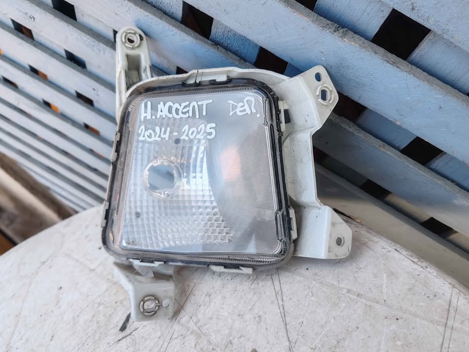 Neblinero derecho Hyundai Accent 2024 - 2025 - Imagen 3