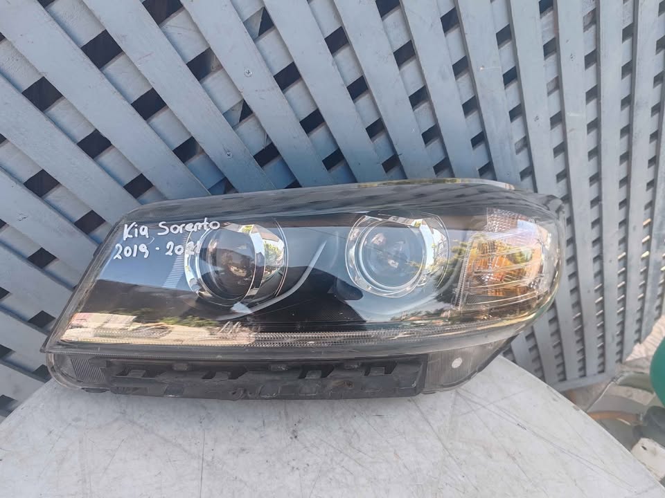 Óptico izquierdo Kia Sorento 2019 - 2021