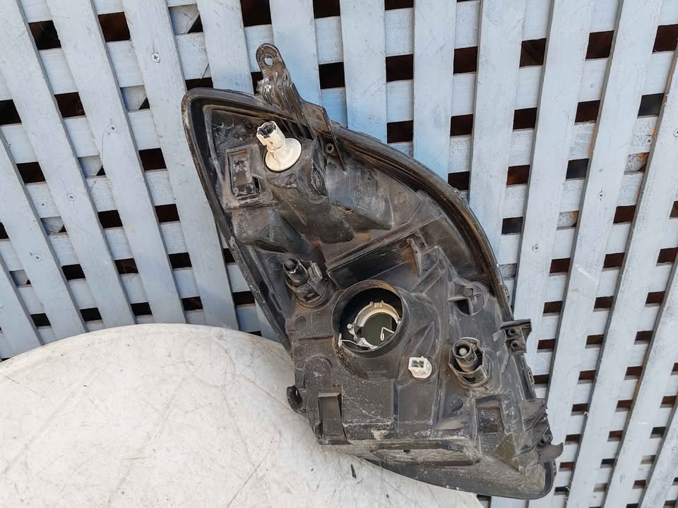 Óptico izquierdo Toyota Yaris Sport 2006 - 2008 - Imagen 6