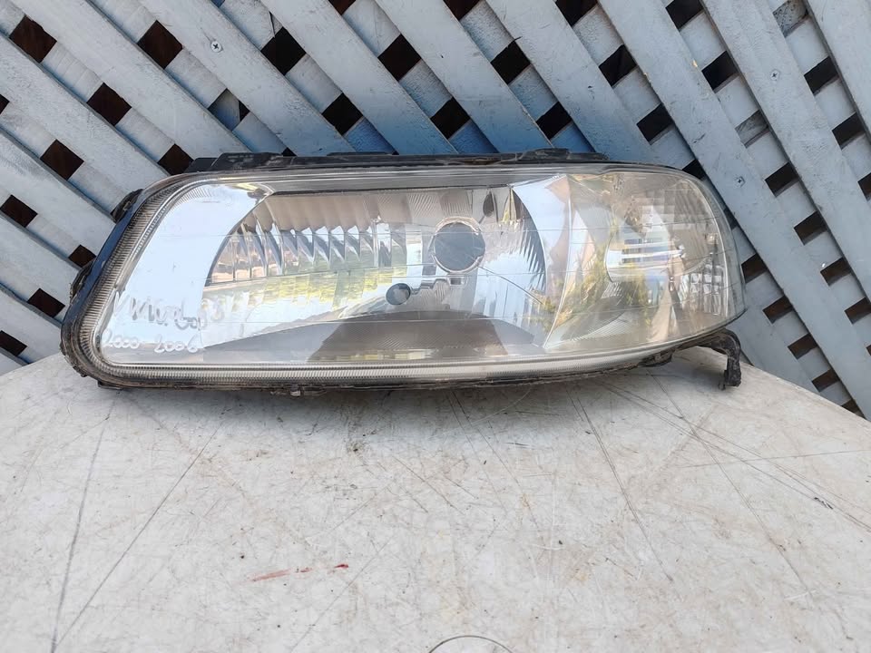 Óptico izquierdo Volkswagen Gol G3 2000 - 2006