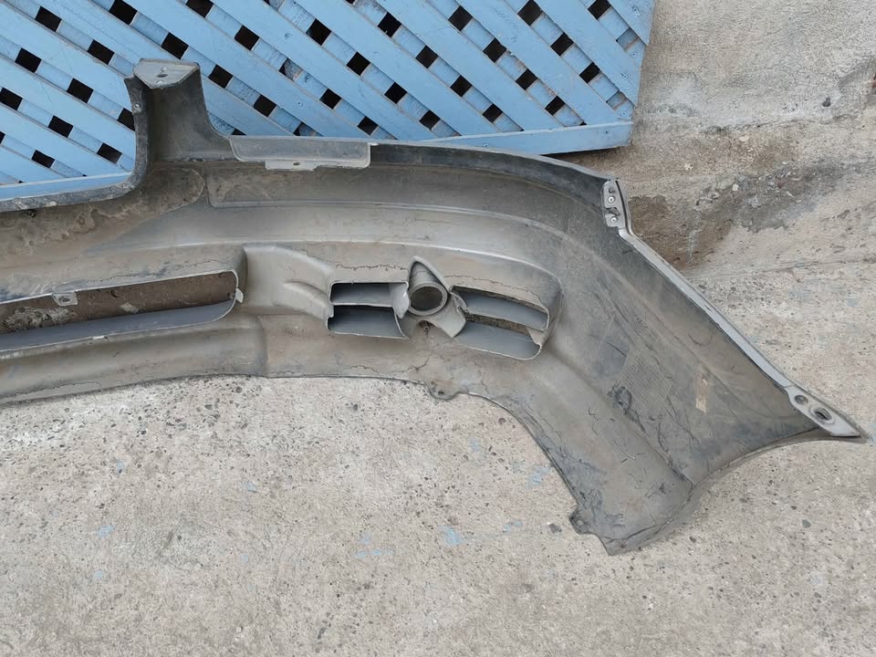 Parachoque delantero Hyundai Trajet 2001 - 2004 - Imagen 6
