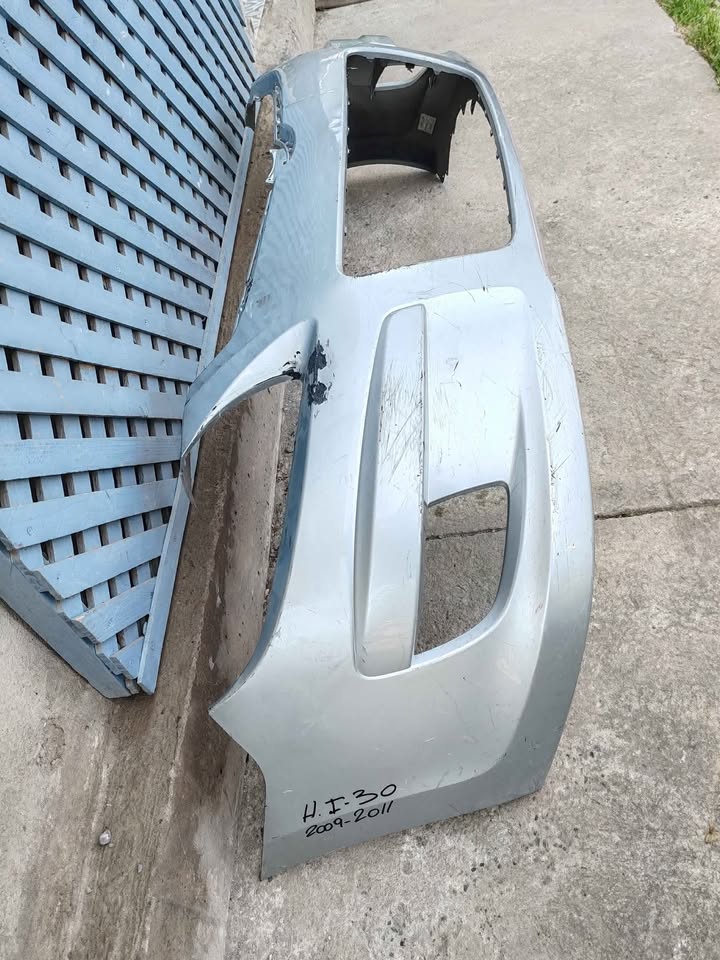 Parachoque delantero Hyundai i30 2009 - 2011 - Imagen 3