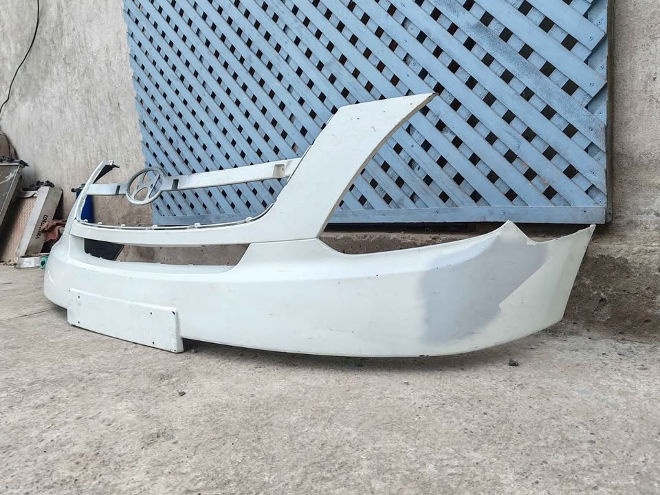 Parachoque delantero superior Hyundai H1 2008 - 2014 - Imagen 2