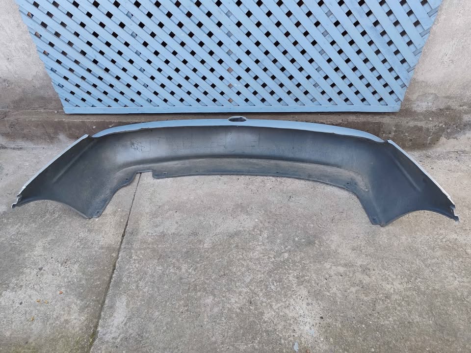 Parachoque trasero Chevrolet Corsa sedan 2000 - 2008 - Imagen 8