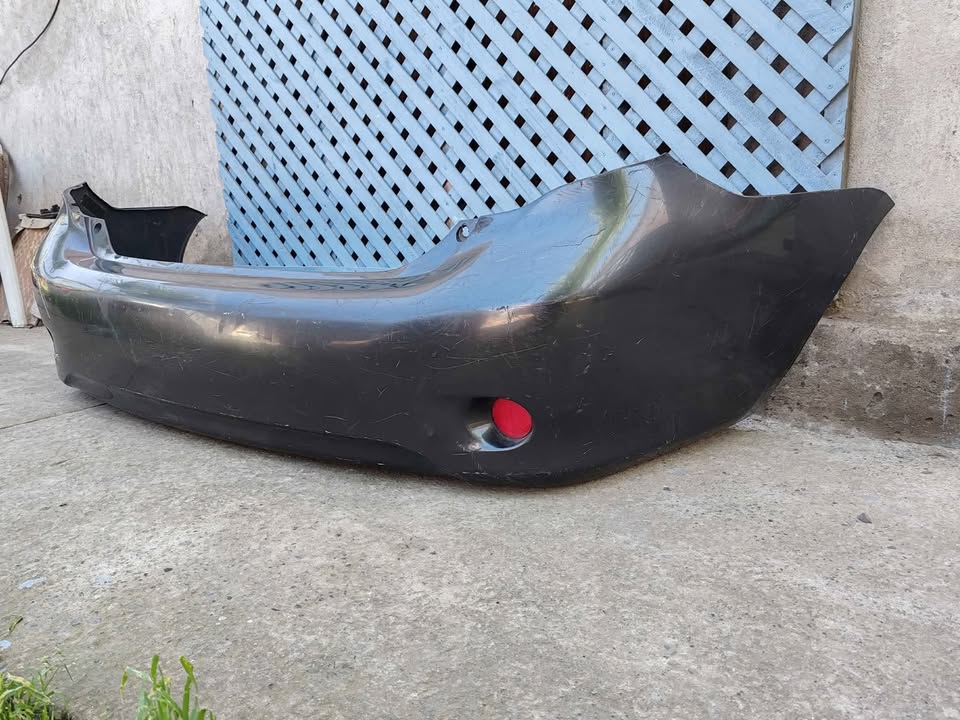 Parachoque trasero Toyota Corolla 2009 - 2011 - Imagen 3