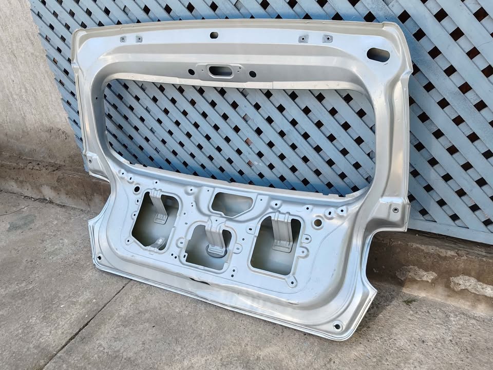 Portalón Hyundai Venue 2020 - 2025 - Imagen 8