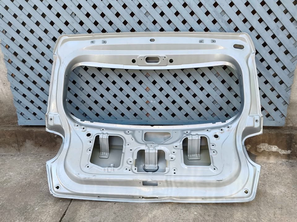 Portalón Hyundai Venue 2020 - 2025 - Imagen 9