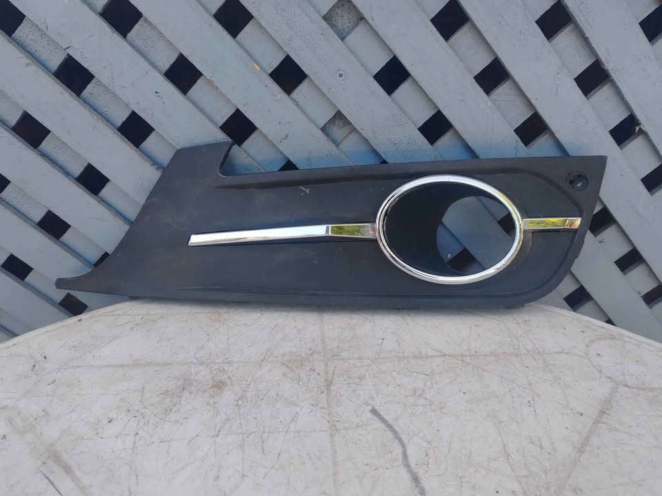 Tapa de neblinero izquierdo DFM S50 2018 - 2023