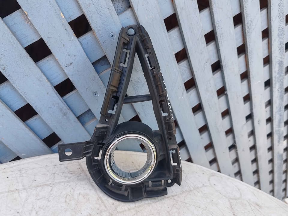 Tapa de neblinero izquierdo Hyundai Grand i10 2021 - 2023 - Imagen 2