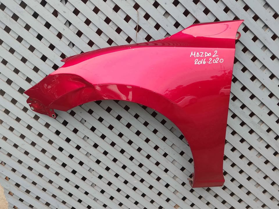 Tapabarro izquierdo Mazda 2 2016 - 2020
