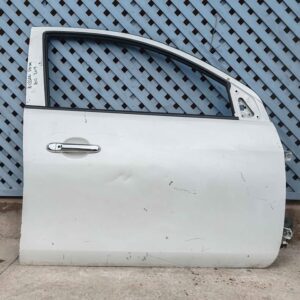 Puerta delantera derecha Nissan Versa 2012 - 2019
