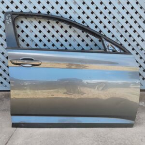 Puerta delantera derecha Volkswagen Jetta 2019 - 2024