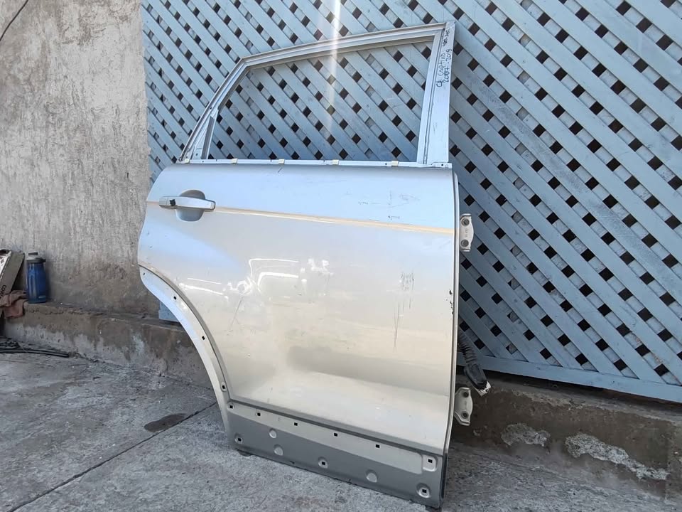 Puerta trasera derecha Chevrolet Captiva 2008 - 2018 - Imagen 3