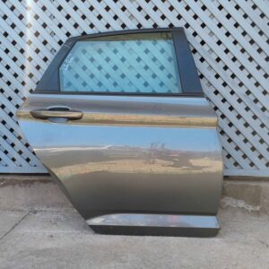 Puerta trasera derecha Volkswagen Jetta 2019 - 2024