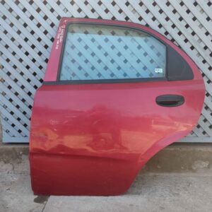 Puerta trasera izquierda Chevrolet Aveo sedan 2003 - 2006