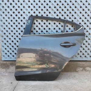 Puerta trasera izquierda Mazda 3 2015 - 2019