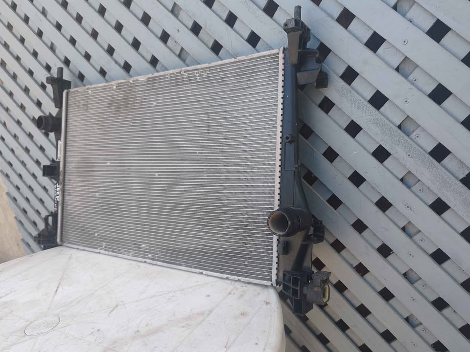 Radiador de agua Jeep Renegade y Fiat Toro 2015 - 2024 - Imagen 2