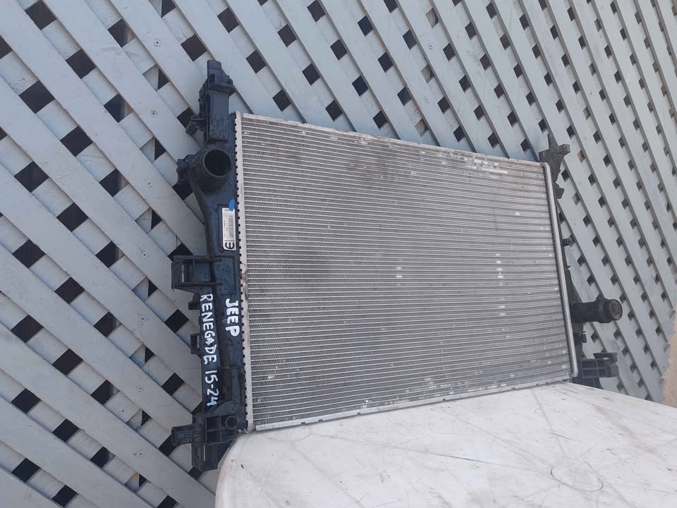 Radiador de agua Jeep Renegade y Fiat Toro 2015 - 2024 - Imagen 3