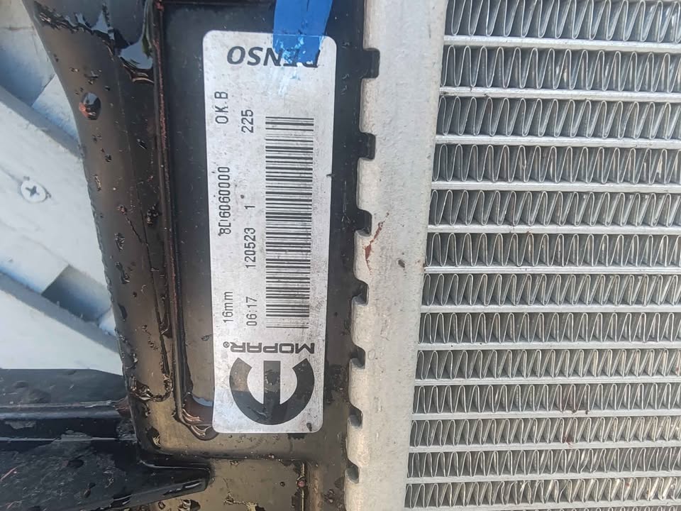 Radiador de agua Jeep Renegade y Fiat Toro 2015 - 2024 - Imagen 4