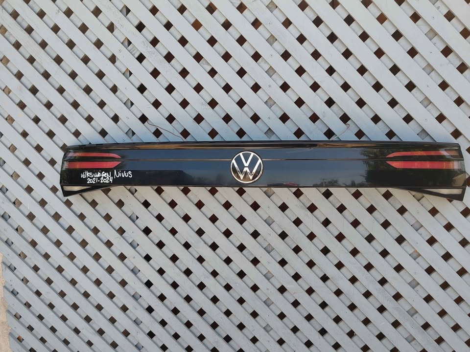 Embellecedor de portalón Volkswagen Nivus 2021 - 2024
