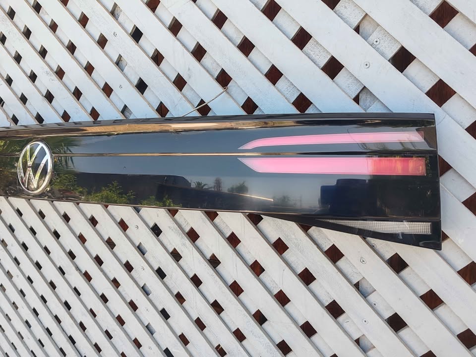 Embellecedor de portalón Volkswagen Nivus 2021 - 2024 - Imagen 3