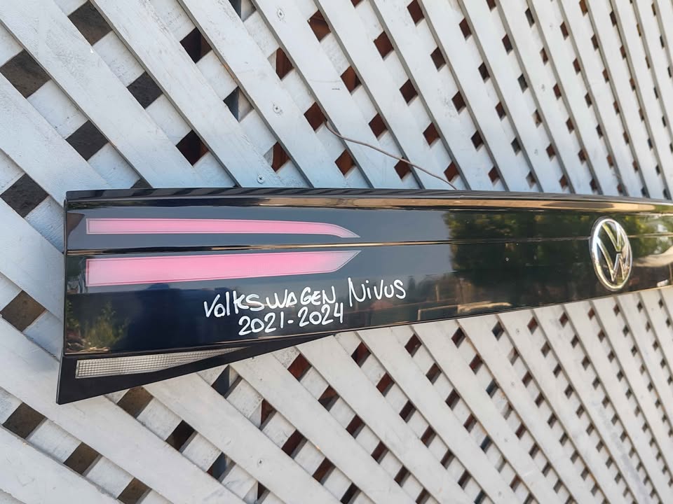 Embellecedor de portalón Volkswagen Nivus 2021 - 2024 - Imagen 6