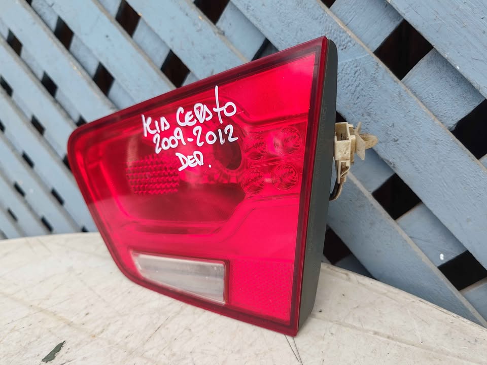 Foco de maleta derecho Kia Cerato 2009 - 2012 - Imagen 3